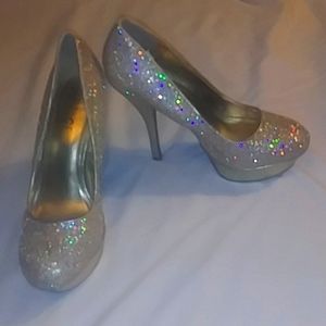 Gold sequence heels